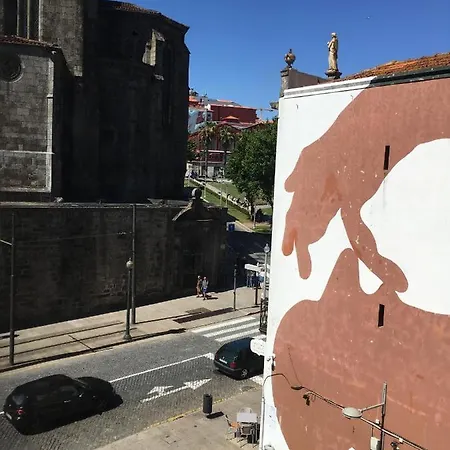 Pimms Ribeira Bed & Breakfast