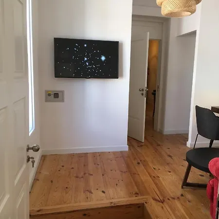 Pimms Ribeira Bed & Breakfast 3*