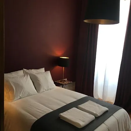 Alojamento de Acomodação e Pequeno-almoço Pimms Ribeira 3*