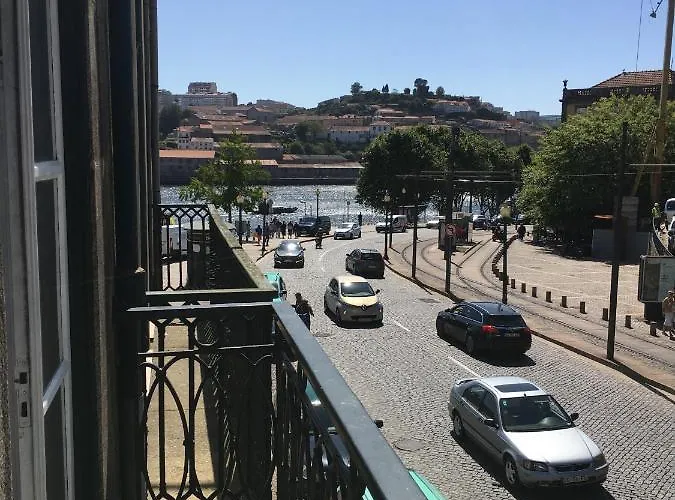 Pimms Ribeira 3* Порту